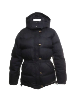 Svart dunjacka, boomerang  - Säljer min jätte fina dunjacka från boomerang då jag har alldeles för många jackor! Den är super varmt och skön, perfekt för vintern! Midjan är justerbar🥰 