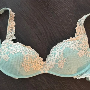 Intimissimi bh - säljer då den inte kommer till användning, färgen är slutsåld därav priset. skriv privat för mer info/bilder 😊