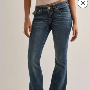 True Religen jeans  - Jag säljer min true Religen jeans då de inte kom till användning. Därför är i väldigt bra skick.  Jag är 175 cm och är lite korta för mig men funkar bra ändå. Skriv om du vill ha mer info eller bilder 😊 inköpspris 1400 kr 