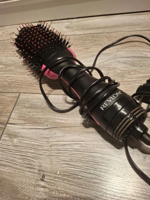 Revlon varm hårborst - Revlon hårborste för styla och torka i mycket fint skick