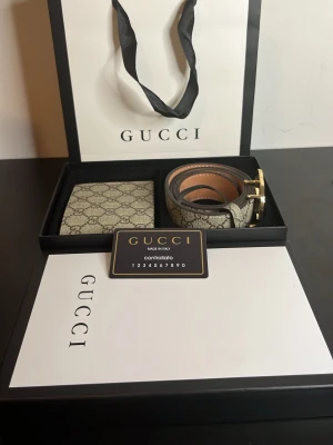 G Bundle box plånbok och bälte - G bundle box den är fortfarande ny