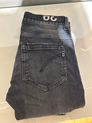 Dondup jeans 👖  - Säljer ett par Dondup jeans i storlek w29 George heter model  (har ni frågor eller vill gå ner i pris så tveka inte på att skicka)