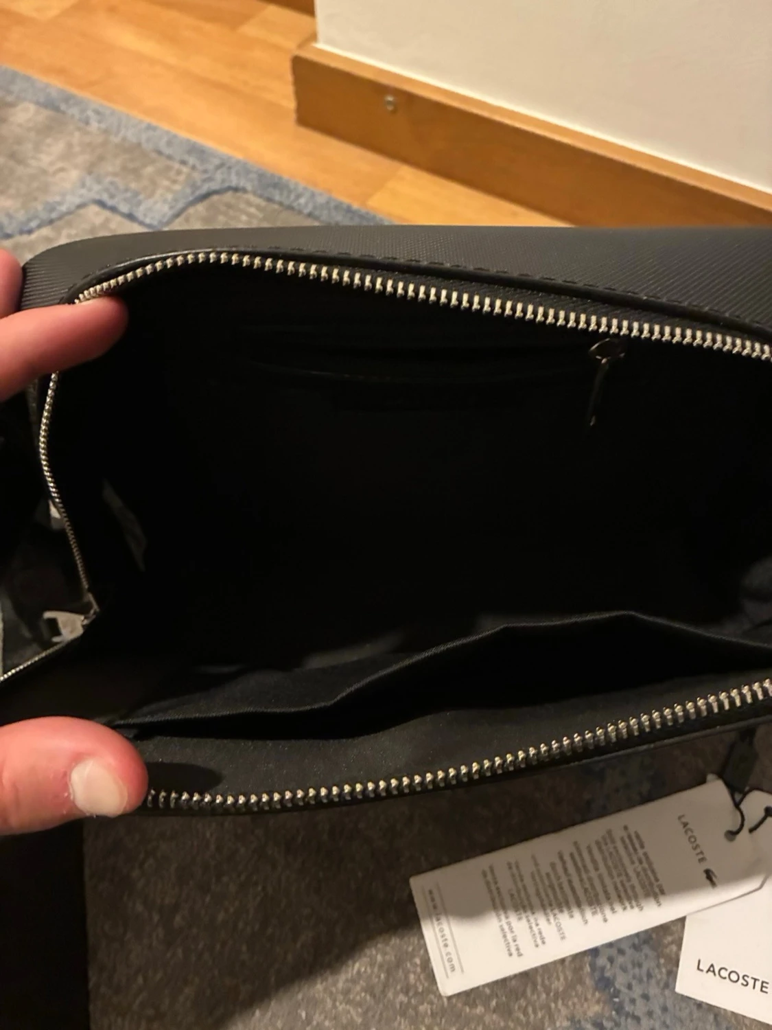 Svart axelväska från Lacoste - 2