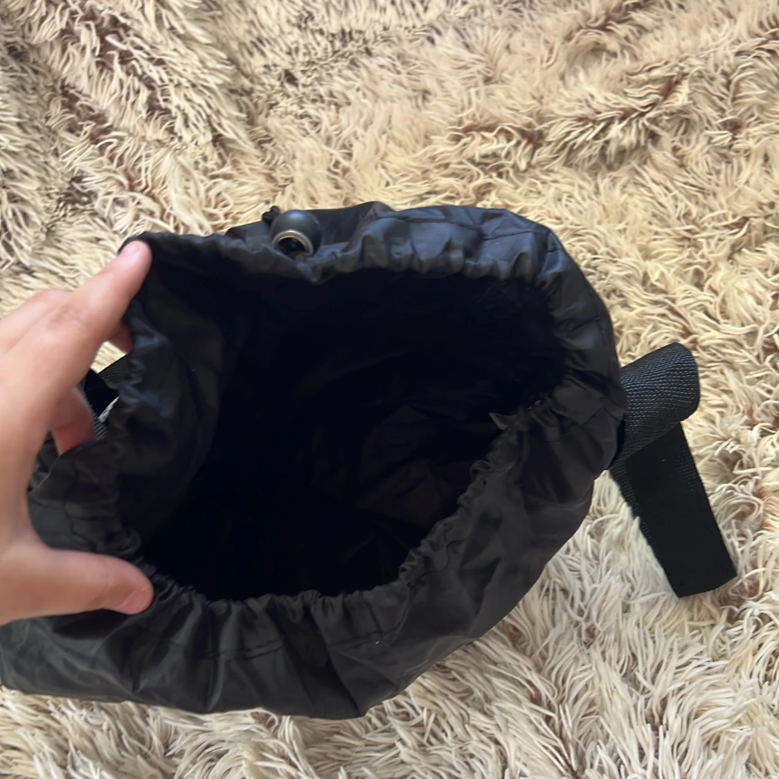 Svart dragskoväska från GIRL:IT - 91