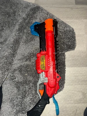 X-shot dino attack shotgun  - X-shot dino attack shotgun väldigt bra skicka 