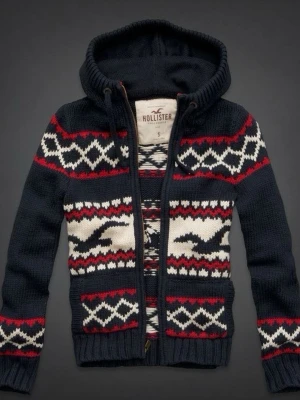 Vintage Stickad Hollister Kofta - Riktigt fet Vintage Hollister stickad kofta | Bra skick, tröjan är något nopprig | Storlek S | Längd ≈ 60cm, Bredd armhåla-armhåla ≈45cm | Model 175cm, 68kg | Pris kan diskuteras!