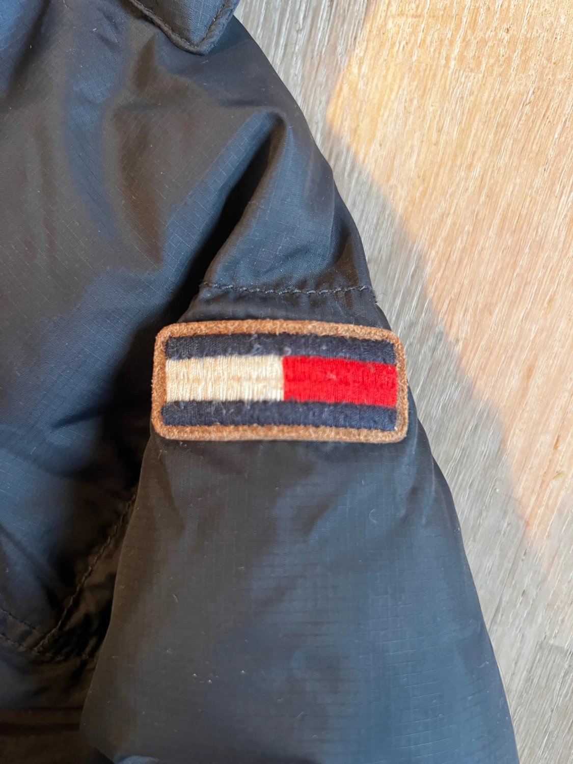 Svart pufferjacka från Hilfiger Denim - 3