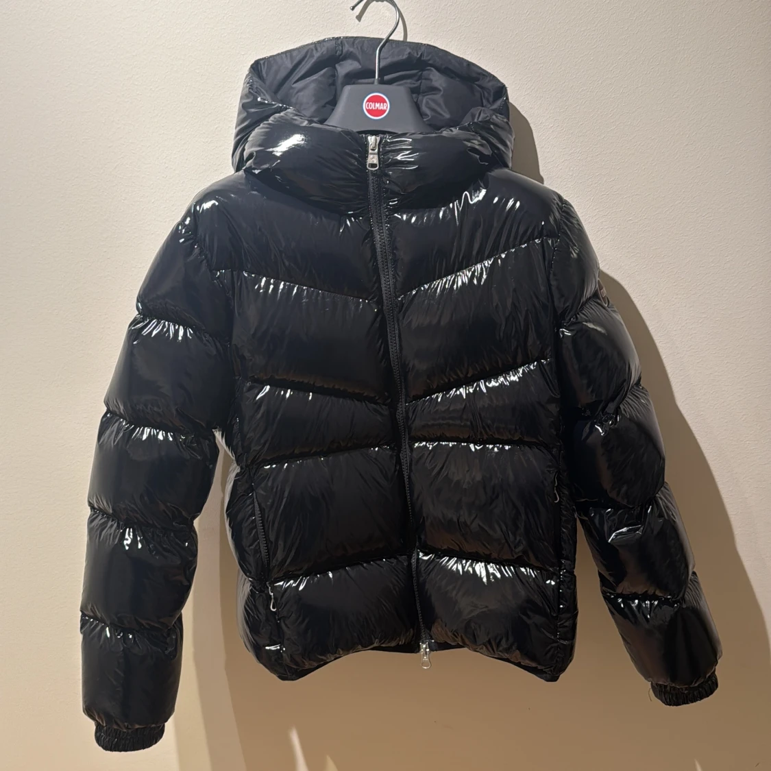 Svart pufferjacka från Colmar