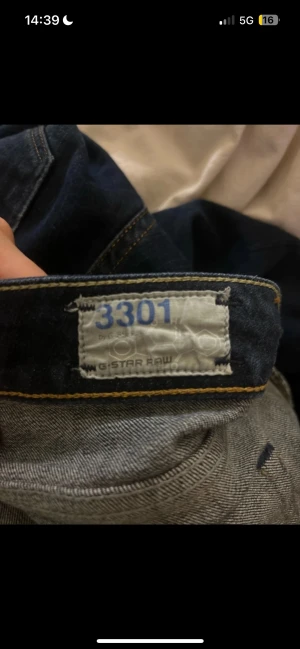Lågmidjade jeans - Blå bootcut jeans med låg midja. St 25/30