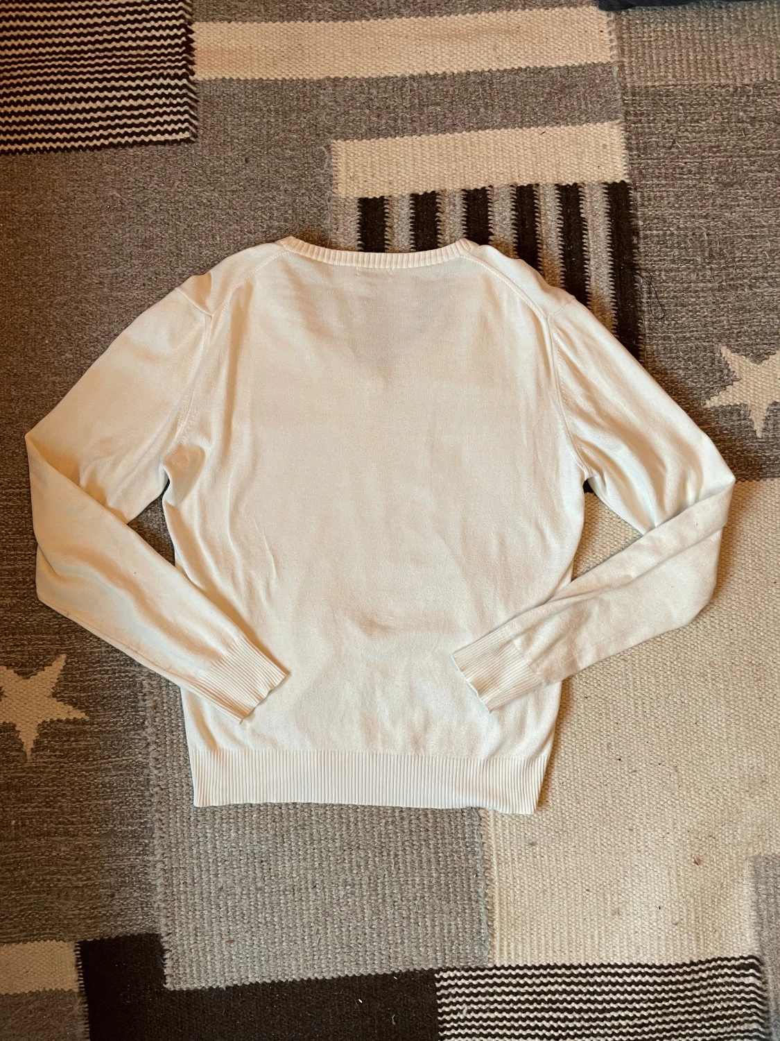 Vit v-ringad tröja från J.Lindeberg - 1