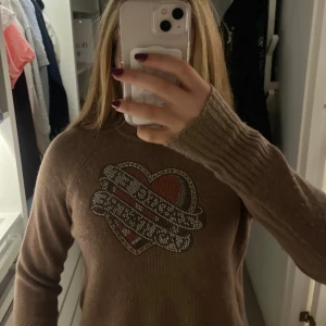 Zadig tröja  - Säljer en brun stickad tröja från Zadig & Voltaire❣️super fin och toppen skick😊❤️pris kan diskuteras!!