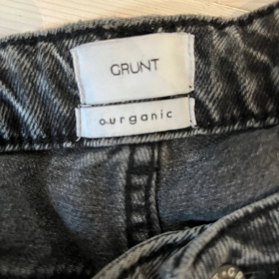 Svarta jeans från Grunt organic - 3