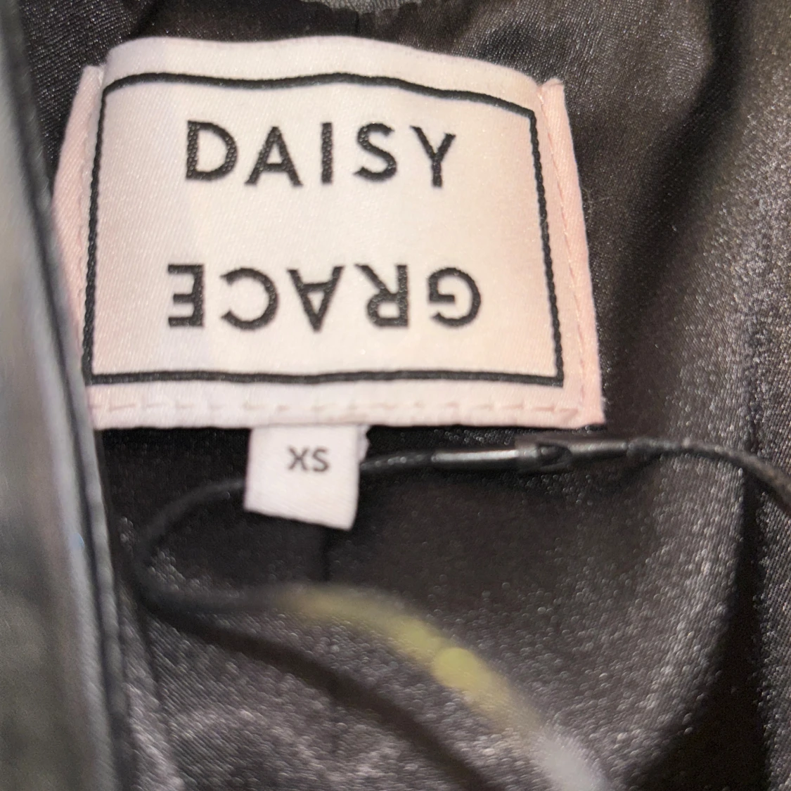 Svart pälsjacka med bälte Daisy Grace - 3