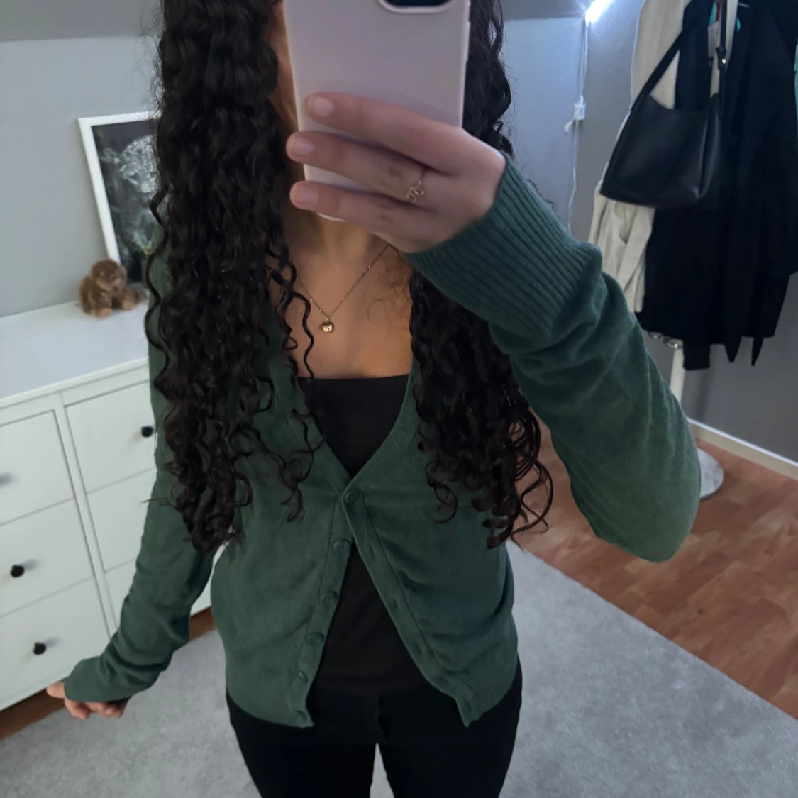 Grön kofta med v-ringning