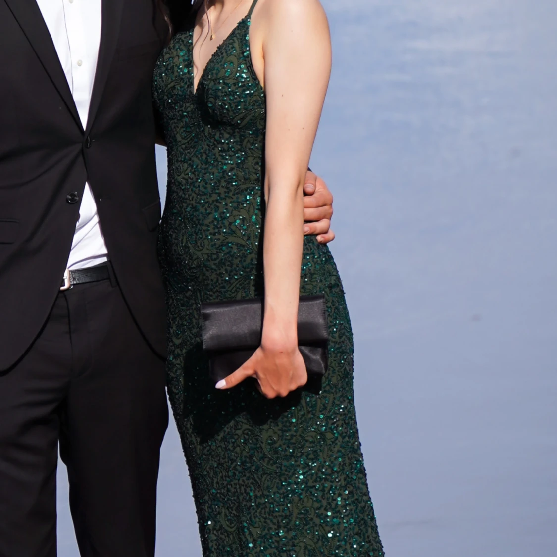 Mörkgrön glittrig balklänning 