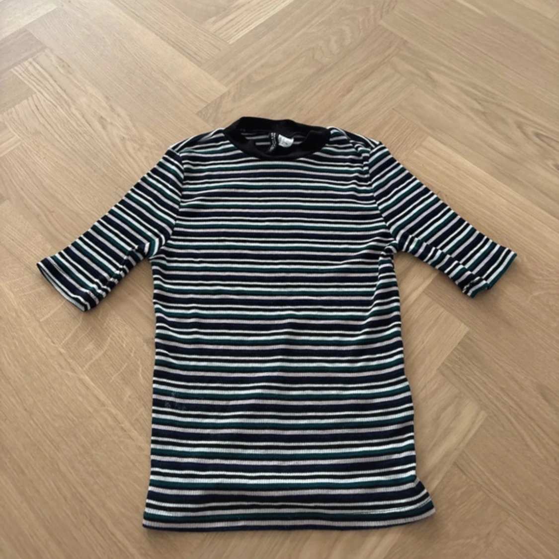 Randig ribbad topp från H&M Divided