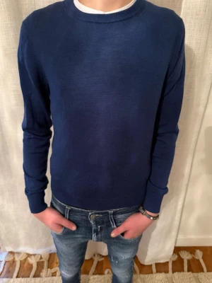 Uniqlo töja  - Tjabba! Säljer nu denna uniqlo tröjan i storlek xs! Den är i ett bra skick, 7/10! Om ni har några tankar eller funderingar så är det bara att hör av sig!😁