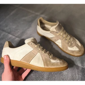 Maison Margela Gats - Säljer dessa Maison Margela Gats! ||             Nypris ~ 6999kr Vårt pris ~ 2999kr || Såklart autentiska || Storlek ~ 42,5 || Bara att höra av sig vid funderingar!!🙌 ||