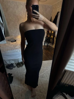 Svart långklänning  - Storlek S 