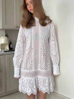 Studentklänning - Så poppis från HM! Underklänning ingår ej🤍