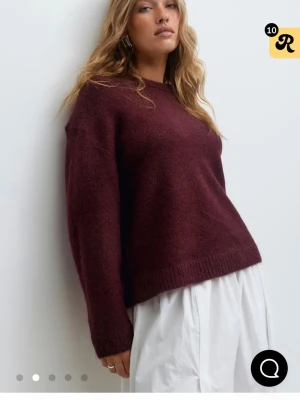 Vinröd stickad tröja - Bra skick 