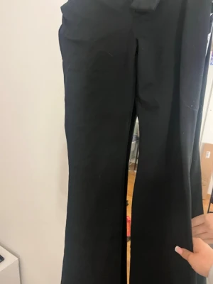 Helt nya konstsymbyxor  - Säljer mina nya kostym byxor då dom inte passa mej.