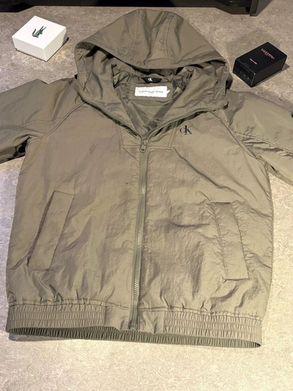 Olivgrön vindjacka från Calvin Klein - 5