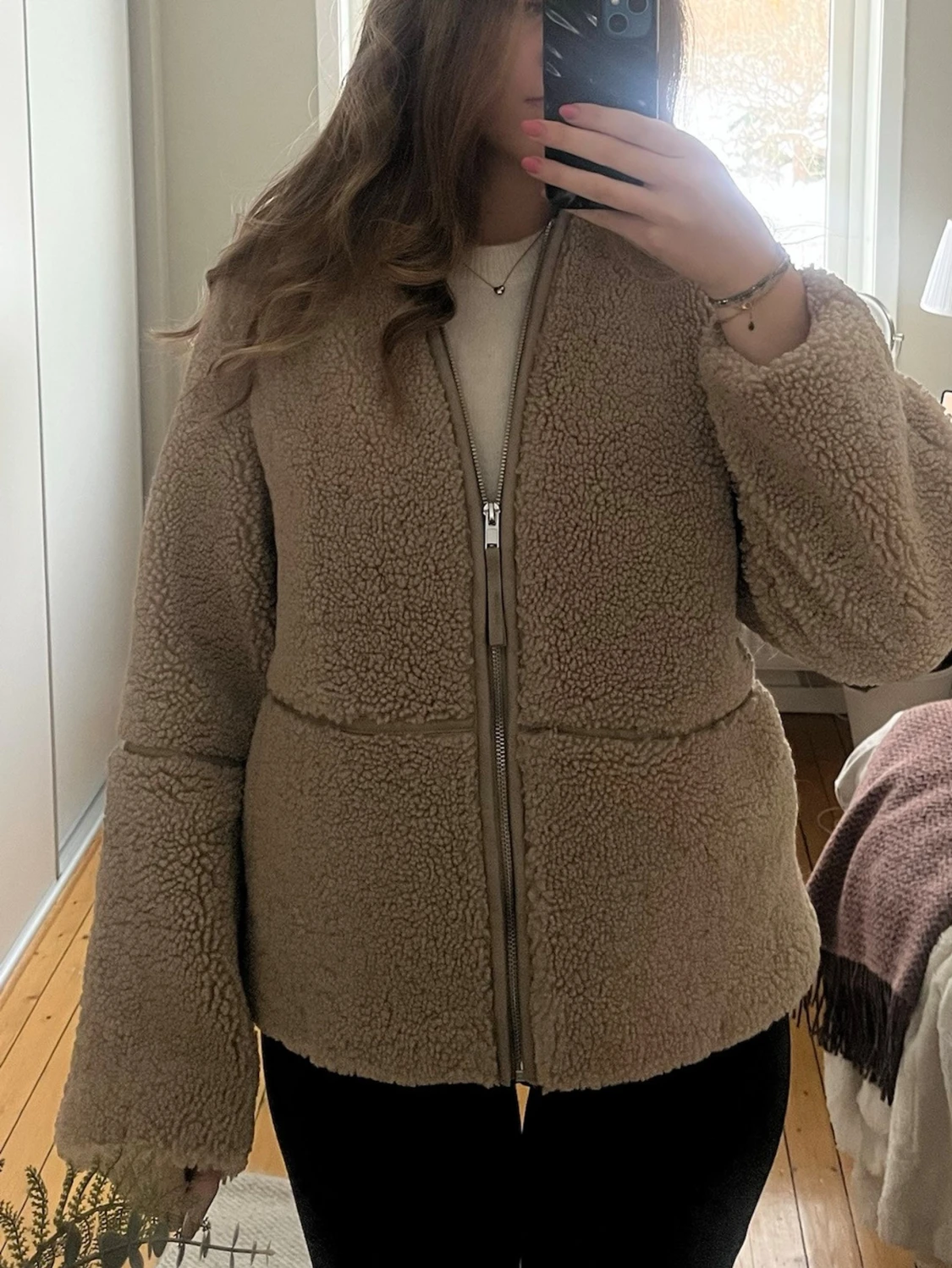 Beige teddyjacka med dragkedja - 1