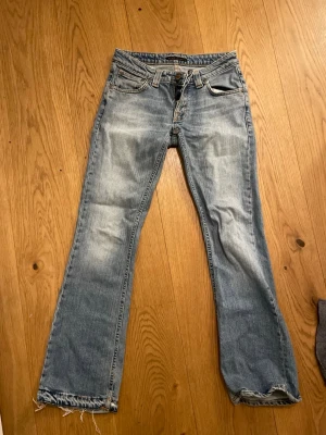 Lowwaist jeans  -  Jeans från nudie som inte kommer till användning längre. Dom är från nudie. Hör av dig ifall frågor eller tryck köp nu❤️