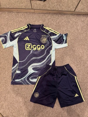 Ajax football training set - short and shirt, size M true to size