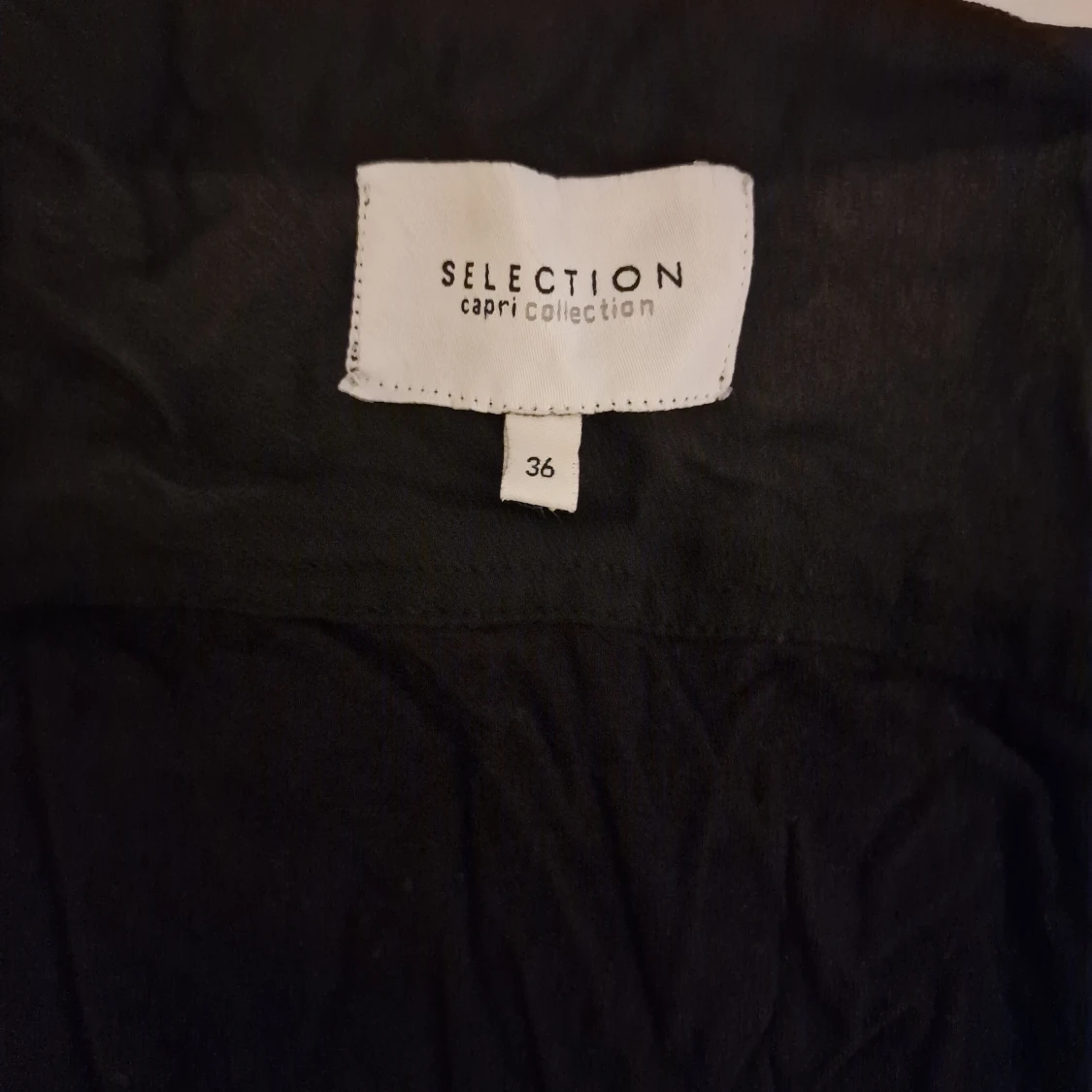 Svart lång kofta från Capri Collection - 3