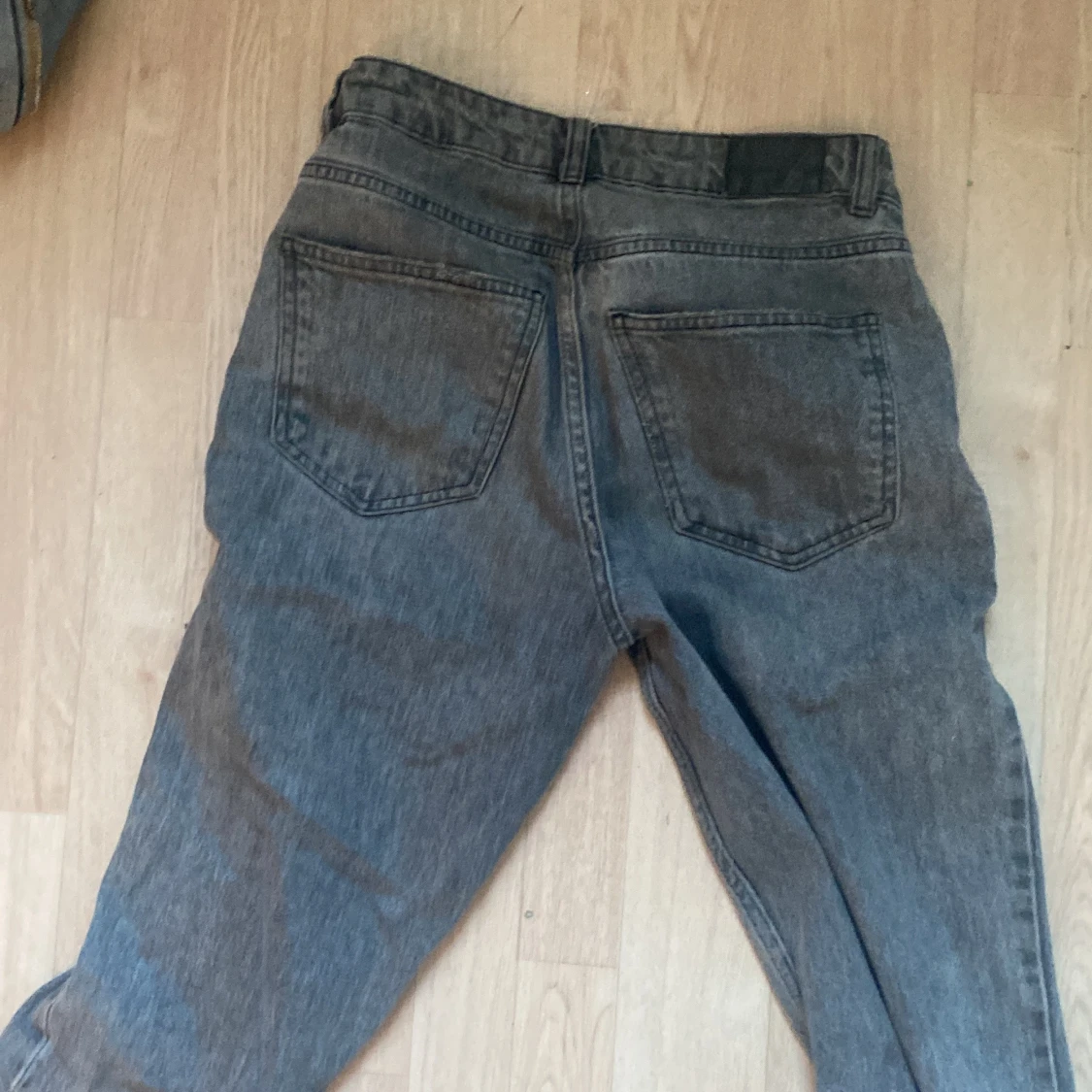 Grå bootcut jeans - 1