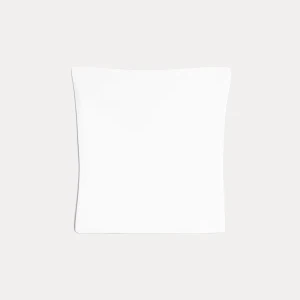 Vit tubtopp  - Säljer en vit tubtopp från Cubus i storlek XS. Toppen är axelbandslös och har en enkel, clean design som sitter tight mot kroppen. Perfekt att matcha med jeans eller kjol för en fräsch look. Endast använd en gång och helt slutsåld på hemsidan.