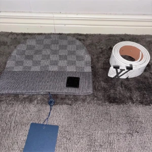 Lv mössa + bälte 2 för 499kr - Helt nya oanvänd 