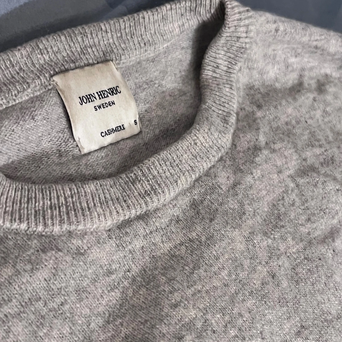 Grå John Henric Cashmir tröja