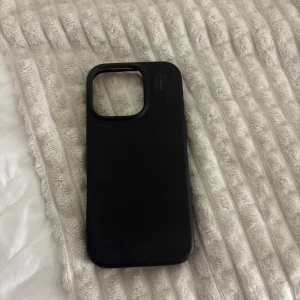 iPhone 16 pro skal  - Knappt använd super snyggt