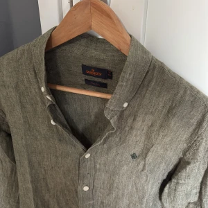 Morris linneskjorta - super fint skick | perfekt till sommarn | skönt material | unik | pris kan diskuteras vid snabb affär 