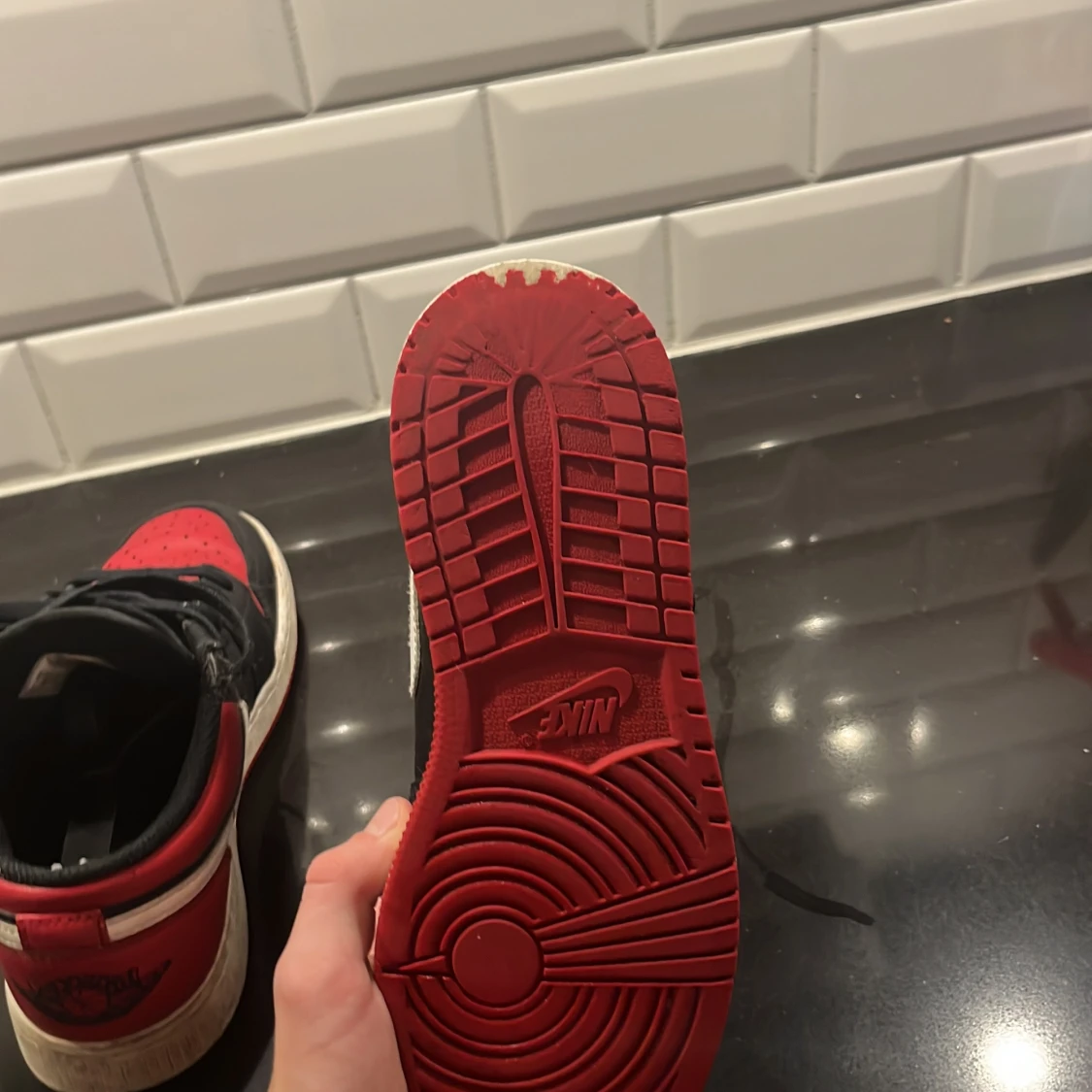 Nike Air Jordan 1 Low svart/röd 38 - 4