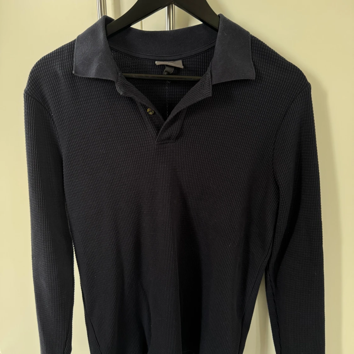 Marinblå pikétröja från H&M slim fit