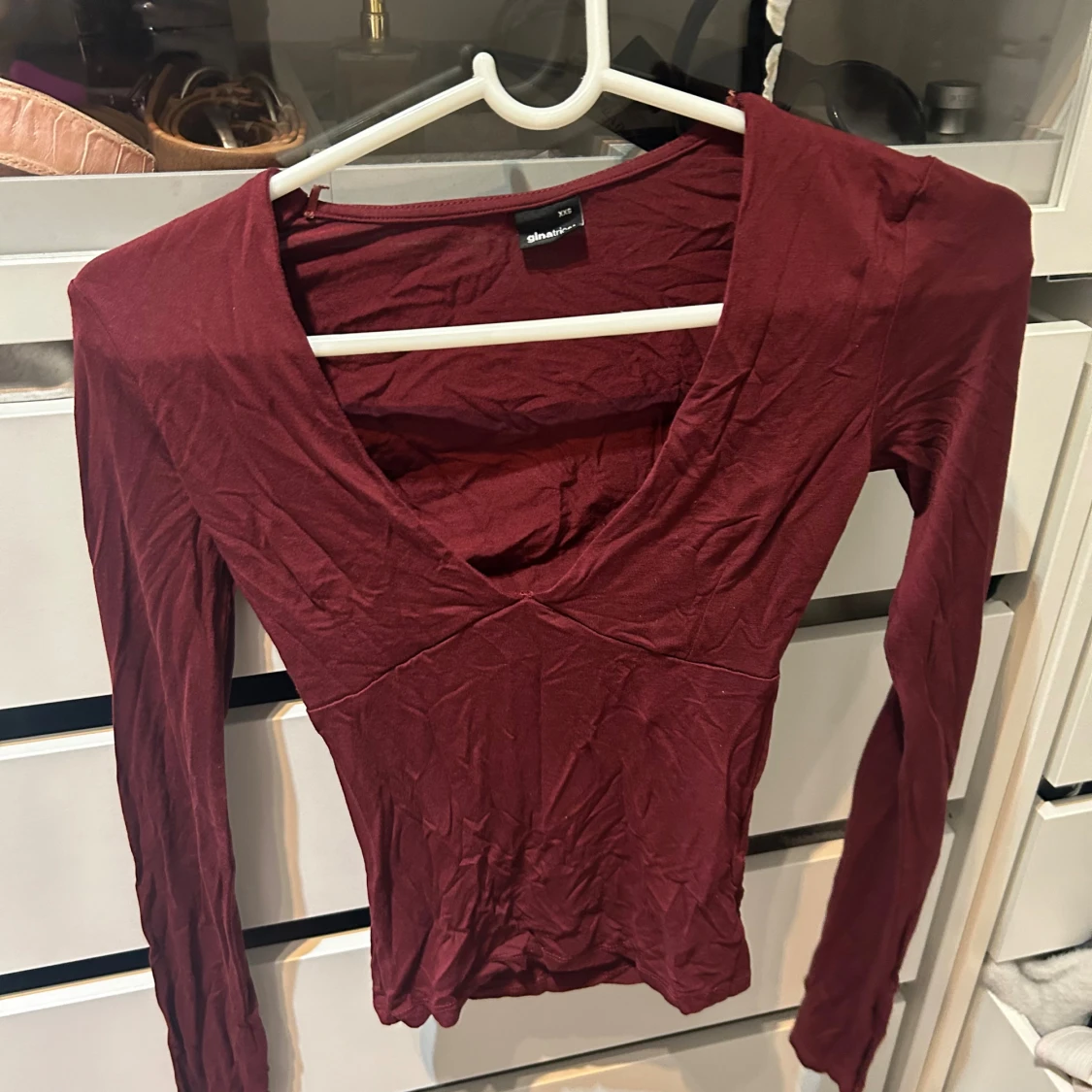 Vinröd långärmad topp Gina Tricot - 2