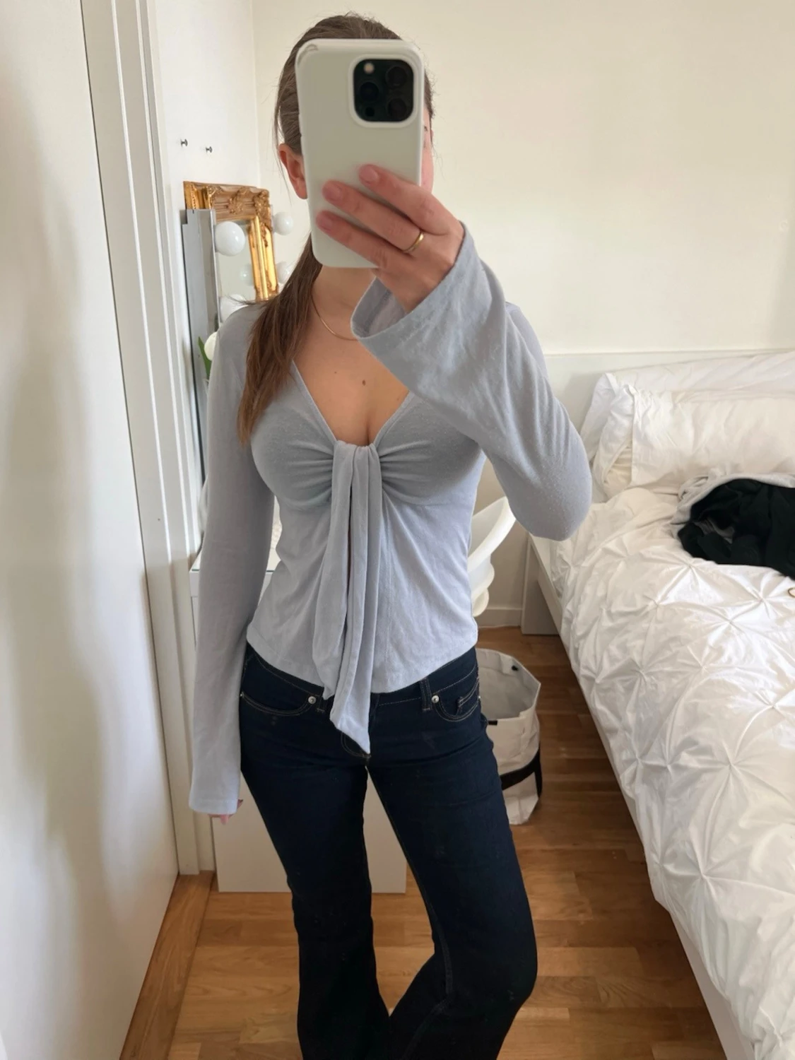 Ljusblå långärmad topp med knyt