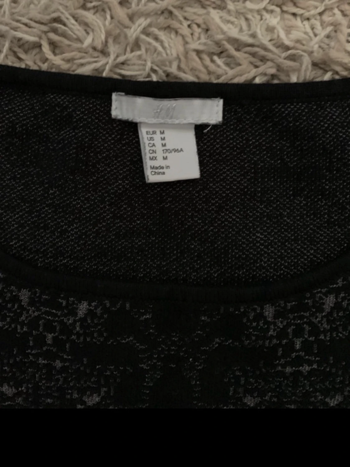 Svart mönstrad klänning med trekvartsärm - 2