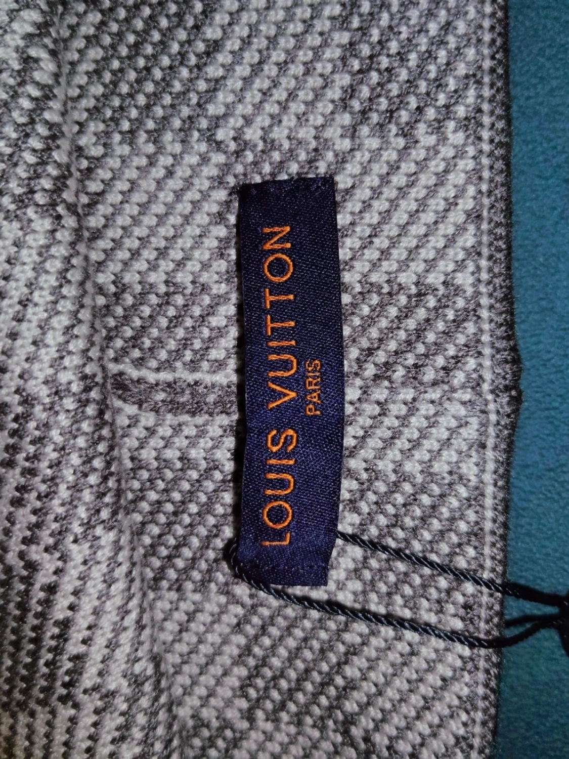 Grå Louis Vuitt8n mössa med mönster - 2