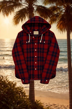 Röd rutig overshirt från Hollister - Den är storlek M och är väldigt true to size. Men den passar även S riktigt bra ifall man vill ha den lite längre. Snygg röd och marinblå rutig overshirt från Hollister med huva och vita dragsnören. Klassisk knappstängning framtill och två bröstfickor med lock. Tillverkad i mjuk bomull, perfekt för lager på lager och en avslappnad stil.