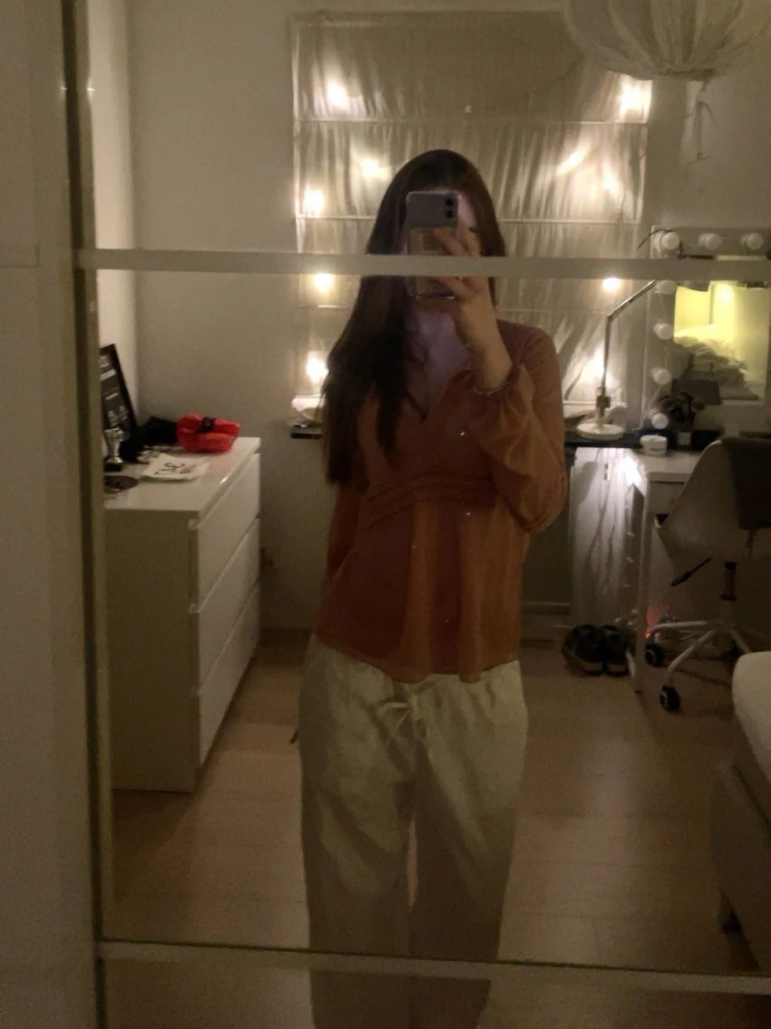 Rosa topp med spetsdetaljer - 1