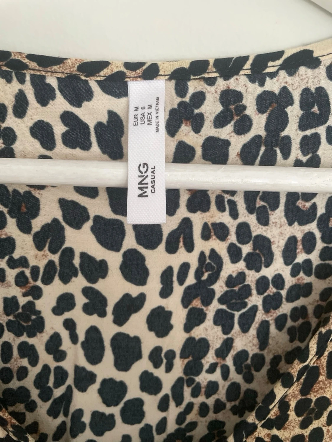 Leopardmönstrad blus från Mango - 2