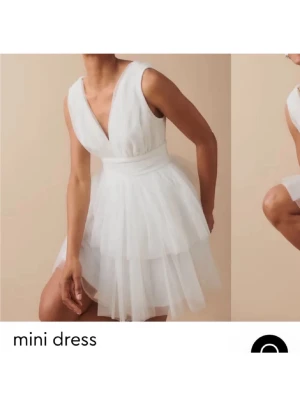 Vit klänning - Kort vit klänning, perfekt till studenten! 🤍 Endast använd en gång & den förtjänar en ny ägare! Har några små missfärgningar men bara på insidan, syns ej utanpå 🤍Från Ginas studentkollektion men säljs inte längre. I storlek XS, men passar XS/S! kan skicka fler bilder om det önskas!