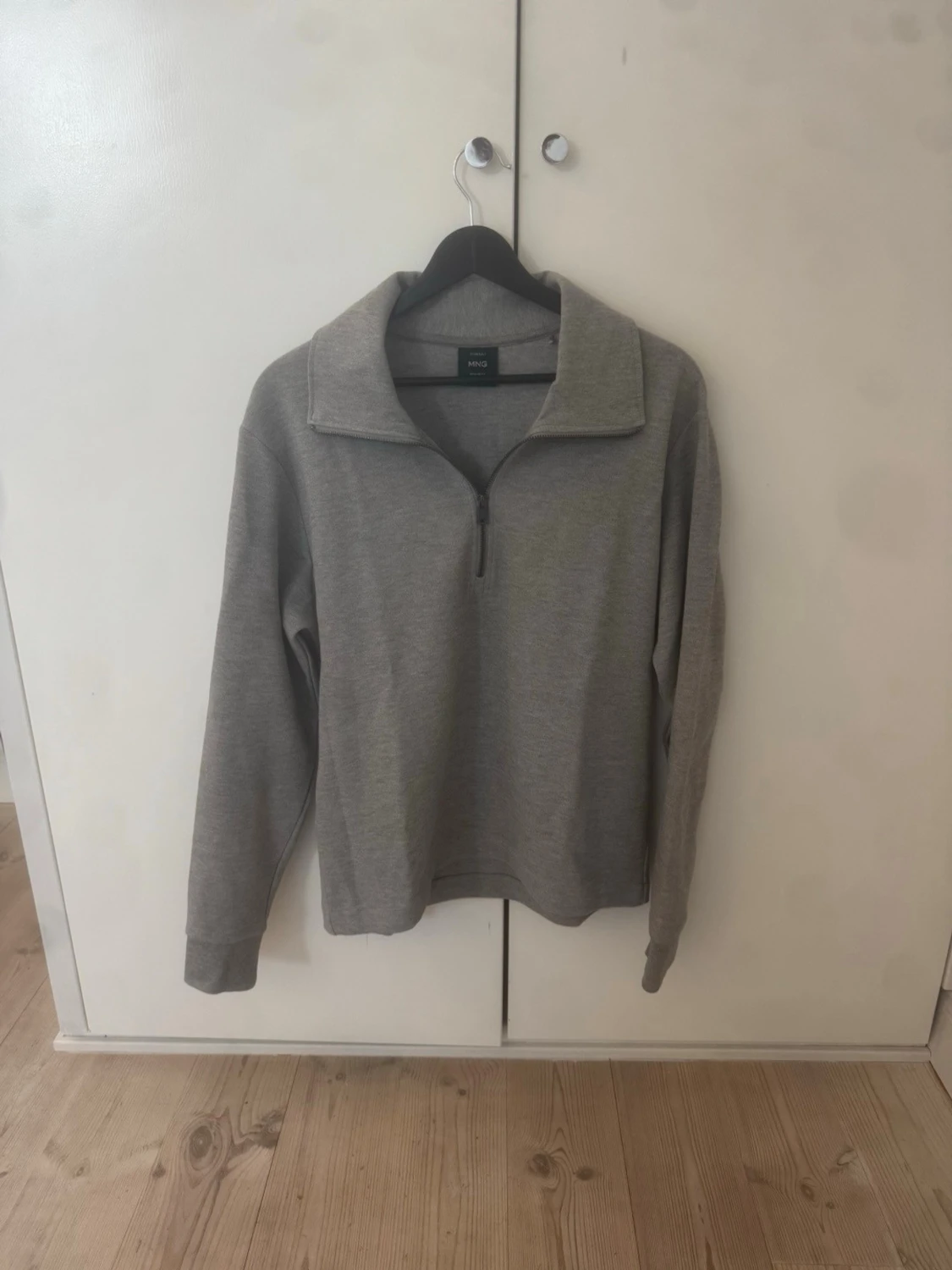 Grå halvzip-tröja från mango man - 1