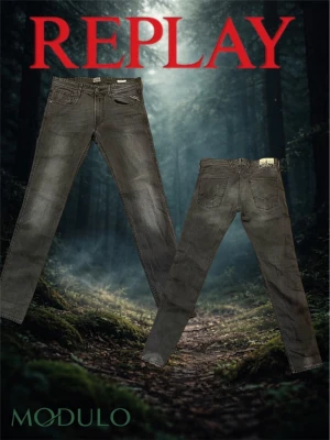 Replay anbass - Säljer ett par snygga replay anbass som passar för alla olika tillfällen !   Skick: 8/10  Storlek: w34 l32  Hör av er vid minsta lilla fundering !