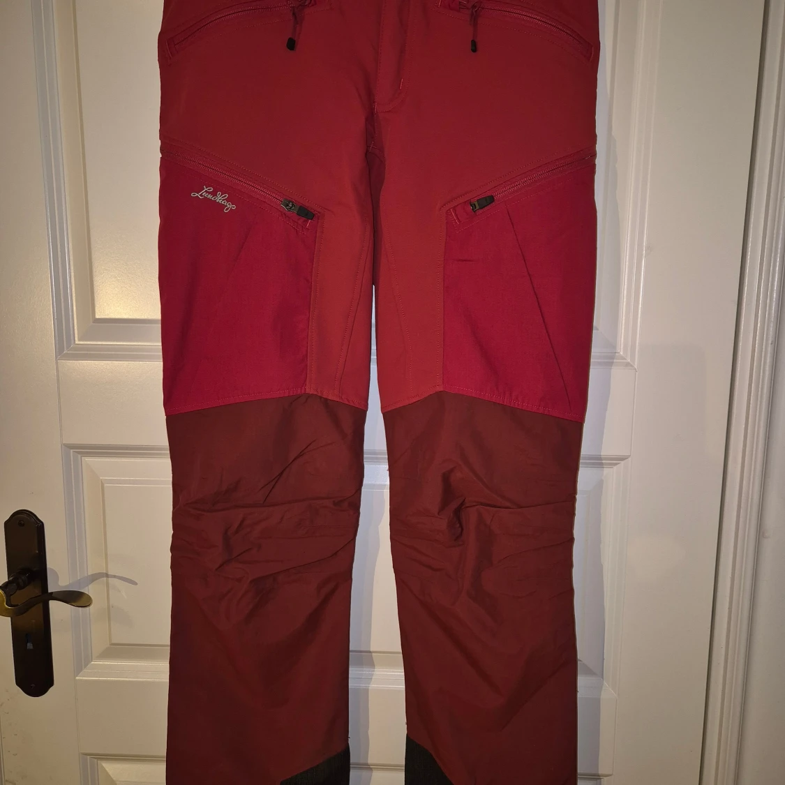 Röda vandringsbyxor från Lundhags